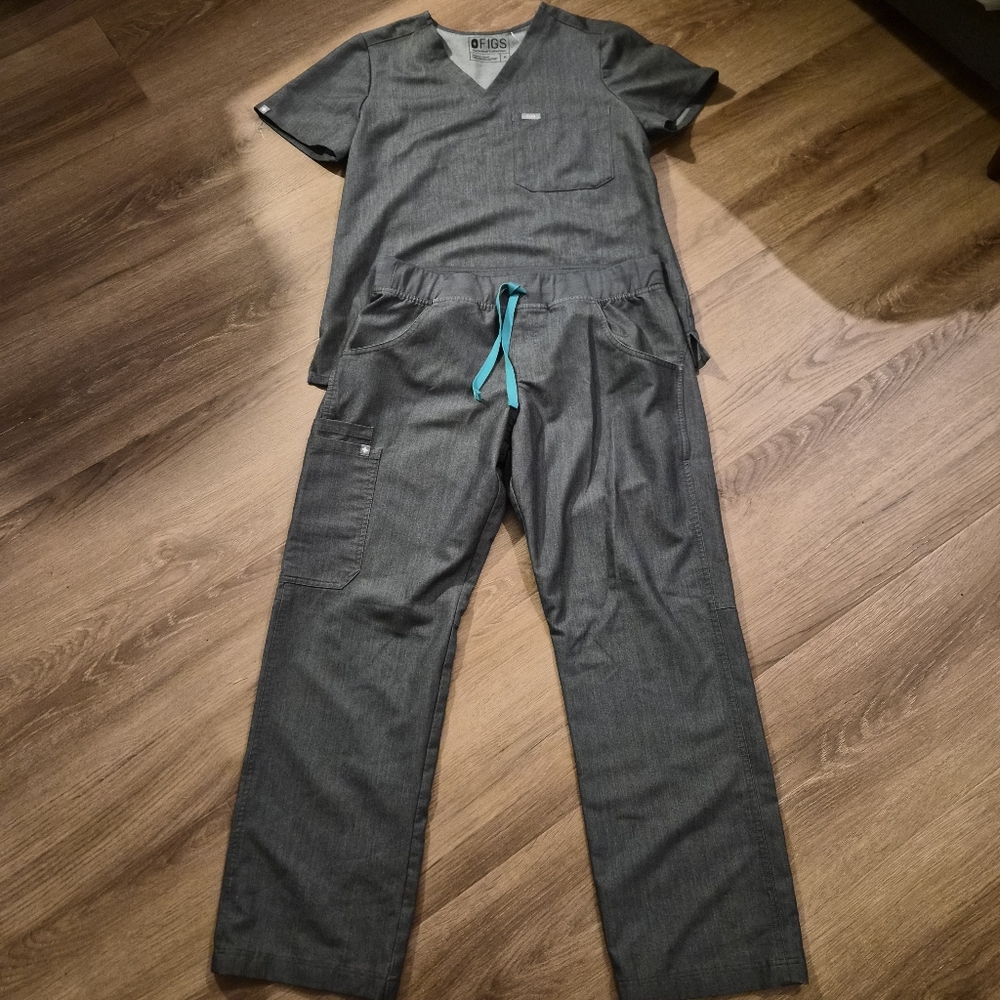 Figs Gray Scrub Set with Teal Drawstring